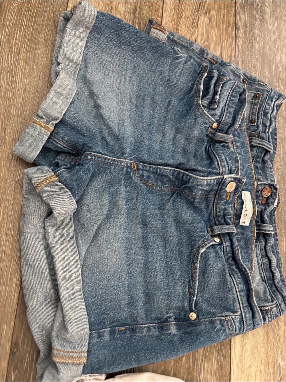 (7) pairs of Size 28/6 women’s shorts LOT - Picture 7 of 8